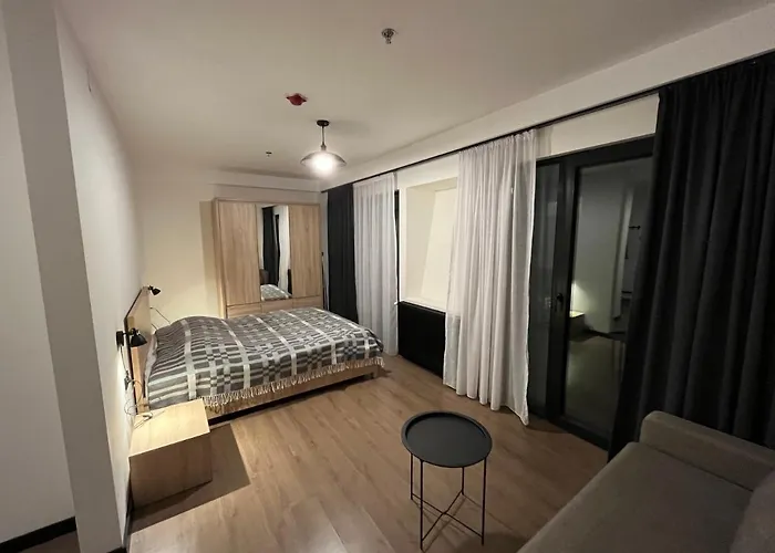 Ski Retreat Apt. With Balcony